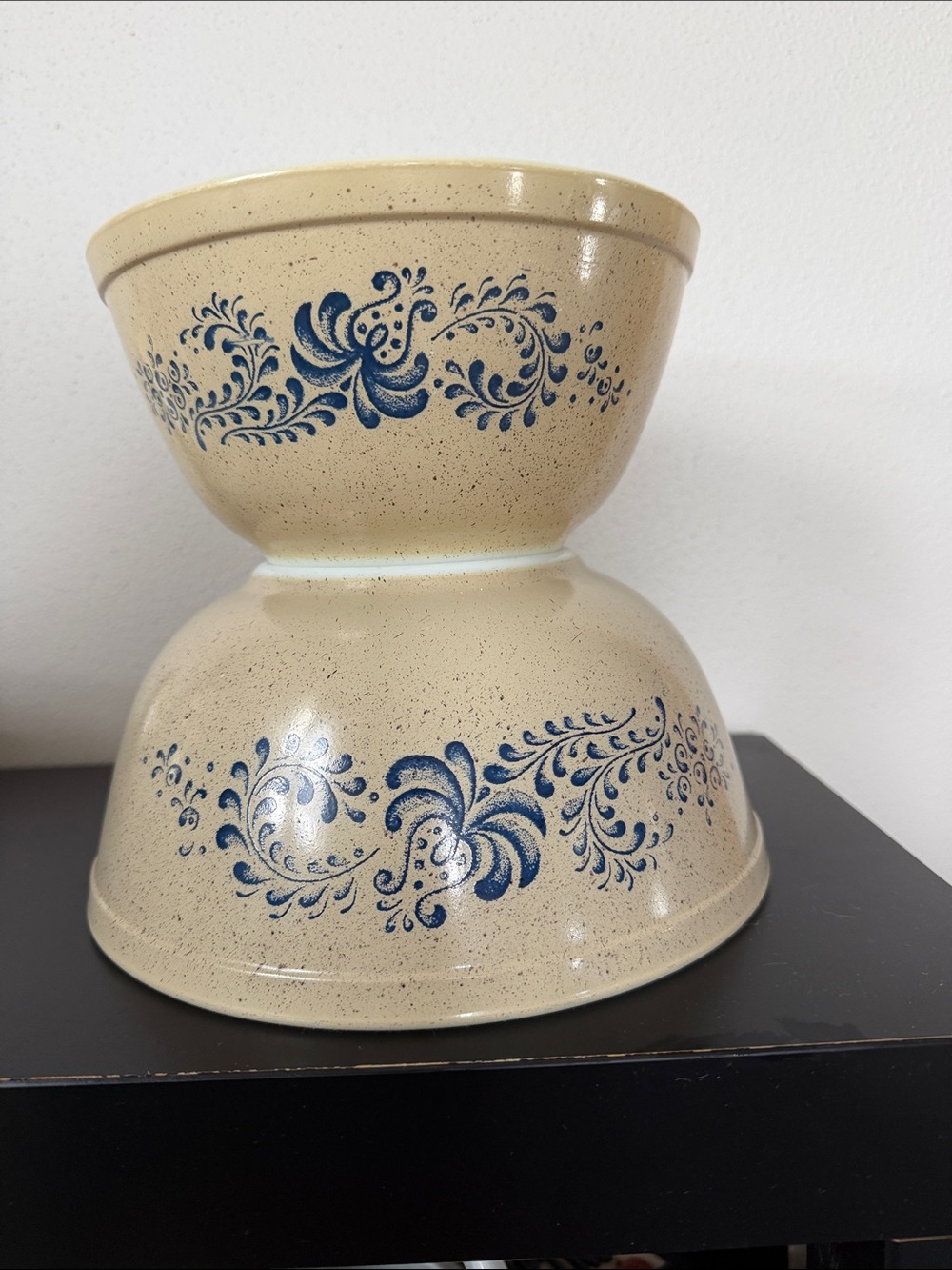 Vintage Pyrex Homestead pattern nesting bowls 402 & 403 - Picture 10 of 10